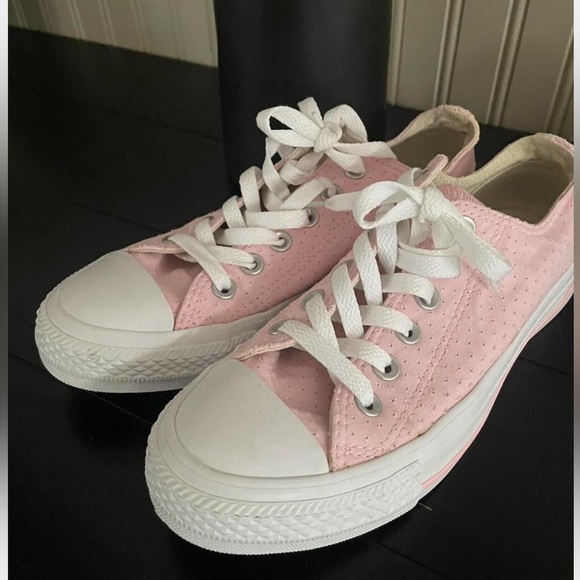 Converse Pink and White Canvas Sneakers Low-Top Casual - Picture 1 of 5